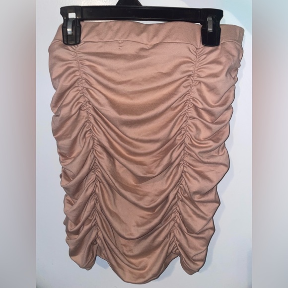 Pink Ruched Skirt - Picture 3 of 4